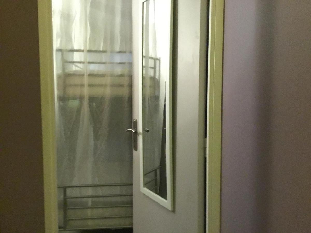 Just For Sleep-Daily Stay 20H To 10H Apres Votre Arrivee Dans Le Batiment D'Entree, Contact I'Hote Via Le Message Ici De Reservation Pour L'Enregistrement I'Entree Dans La Propriete Sans I'Approbation Est Interdite-Resevation D'Un Tiers Est Inaccepta Bobigny Exteriör bild