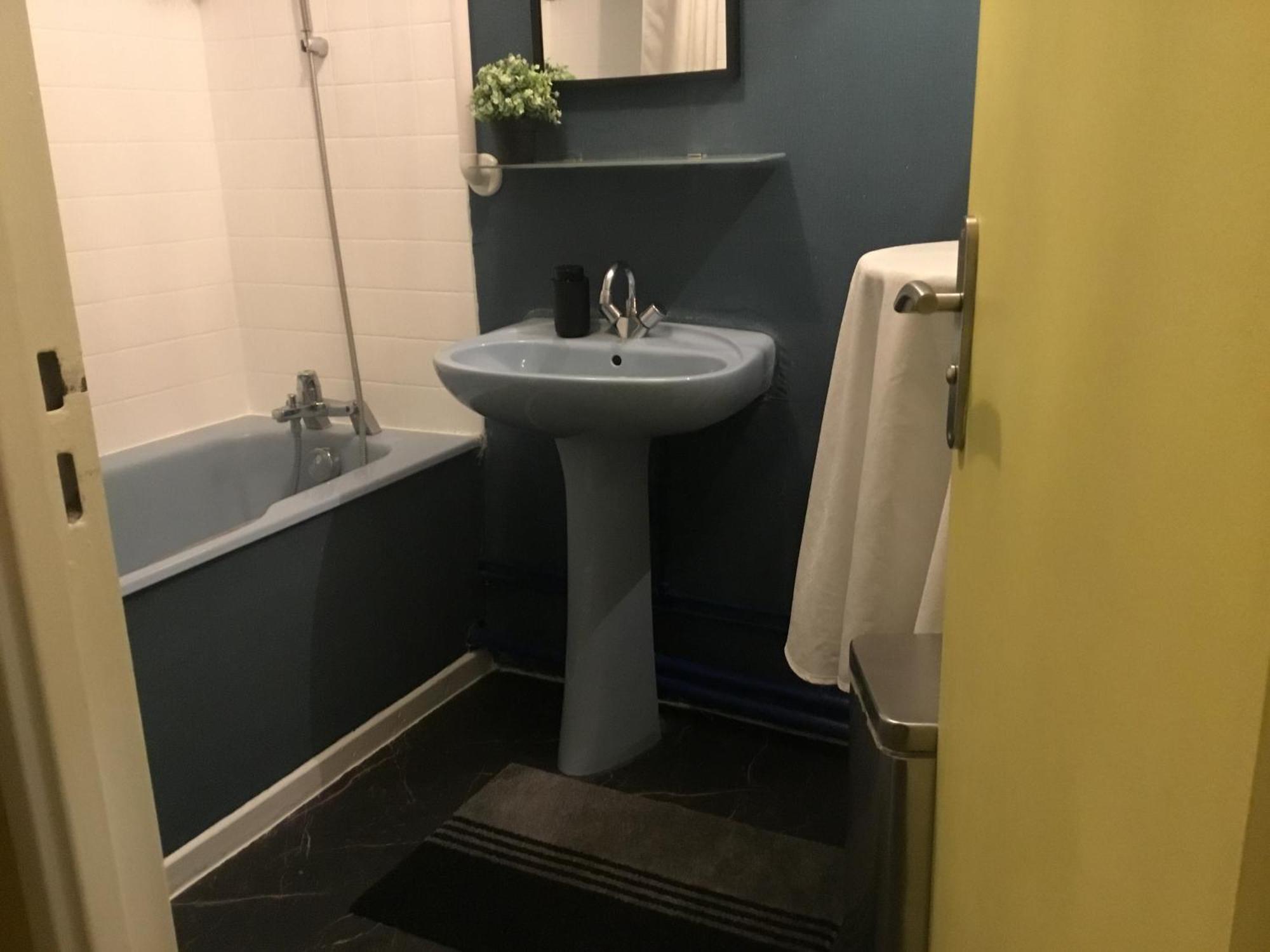 Just For Sleep-Daily Stay 20H To 10H Apres Votre Arrivee Dans Le Batiment D'Entree, Contact I'Hote Via Le Message Ici De Reservation Pour L'Enregistrement I'Entree Dans La Propriete Sans I'Approbation Est Interdite-Resevation D'Un Tiers Est Inaccepta Bobigny Exteriör bild